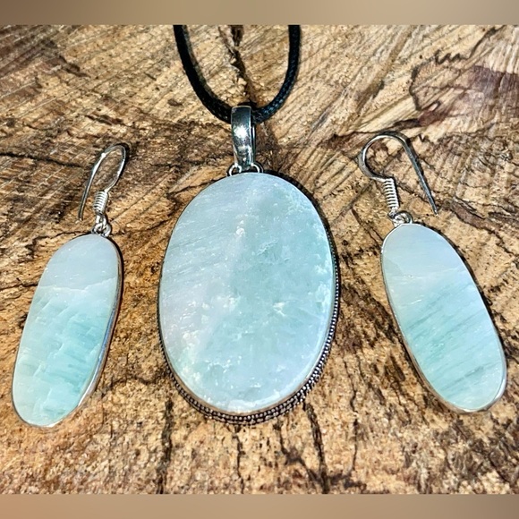Green Hemimorphite Pendant & Earrings - Picture 1 of 6